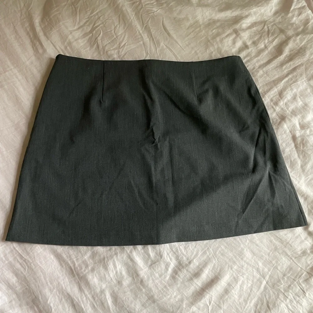 Djerf Avenue Must Have Mini Skirt - Picture 3 of 5